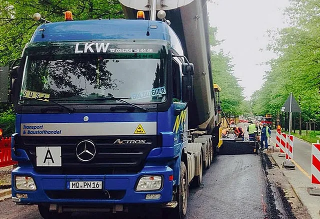 Baustellenlogistik von LKW-Transport und Baustoffhandel DEBOLA GmbH & Co. KG in Schkopau/ OT Ermlitz
